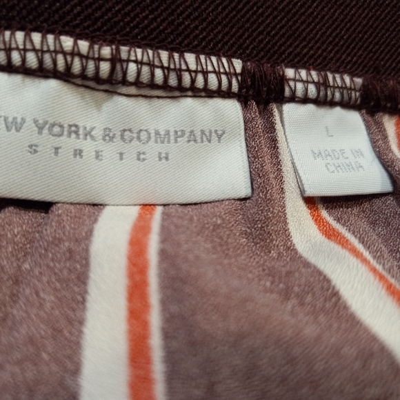 New York & Company Skirt Size Large Red Maroon Stripes Flare Elastic Waist - Picture 2 of 2